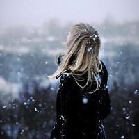 冬季女生唯美头像图片_冬天唯美女生头像_漫天的雪花