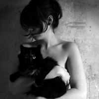 女生抱猫头像
