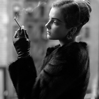 qq头像女生欧美抽烟 很叼霸气抽烟的欧美女生头像图片