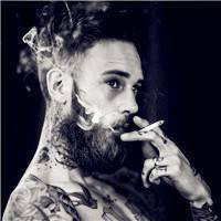 纹身男抽烟头像图片