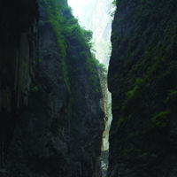 名山奇峰的一线天石景头像