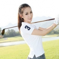 女生打高尔夫头像 气质优雅的女生打高尔夫
