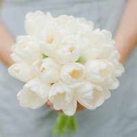 白色捧花头像,双手捧着花的图片头像