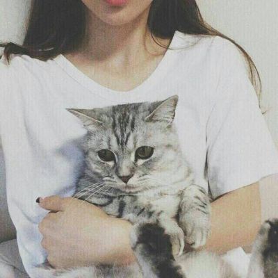 抱猫的女生头像唯美高清