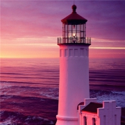 海边灯塔风景图片头像 阳光照耀的时刻